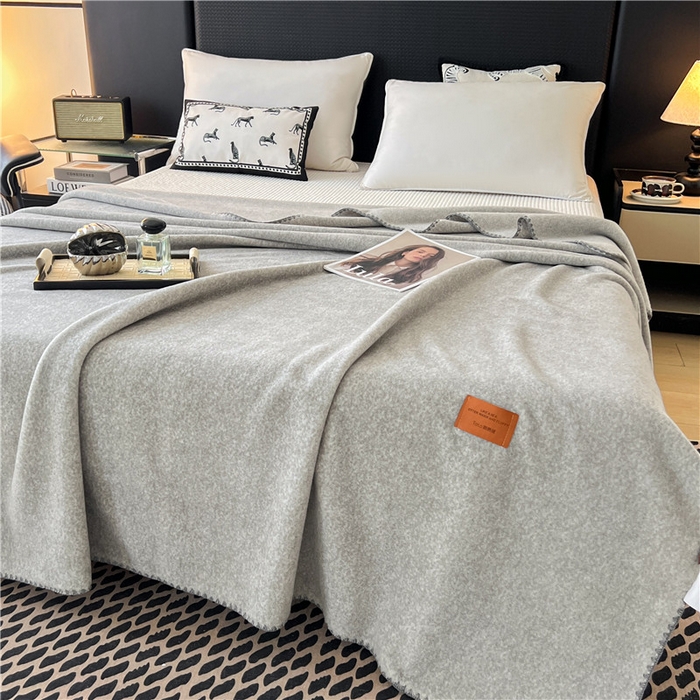 91家纺网 家纺一手货源 找家纺 琪格格纺织 2025新款高端航空水貂绒毛毯双面绒盖毯办公室家用午睡沙发毯空调毯子 石墨-浅灰