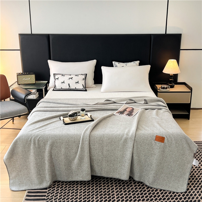 91家纺网 家纺一手货源 找家纺 琪格格纺织 2025新款高端航空水貂绒毛毯双面绒盖毯办公室家用午睡沙发毯空调毯子 石墨-浅灰
