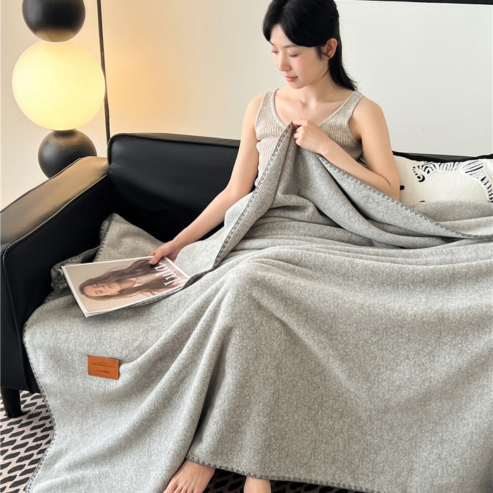 91家纺网 家纺一手货源 找家纺 琪格格纺织 2025新款高端航空水貂绒毛毯双面绒盖毯办公室家用午睡沙发毯空调毯子 石墨-浅灰