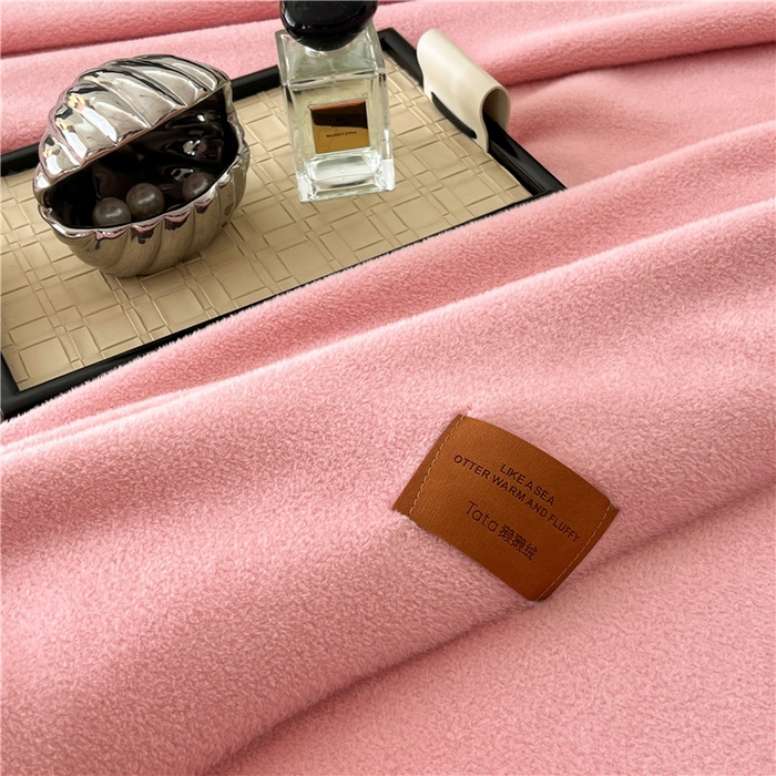 91家纺网 家纺一手货源 找家纺 琪格格纺织 2025新款高端航空水貂绒毛毯双面绒盖毯办公室家用午睡沙发毯空调毯子 云柚 红玉