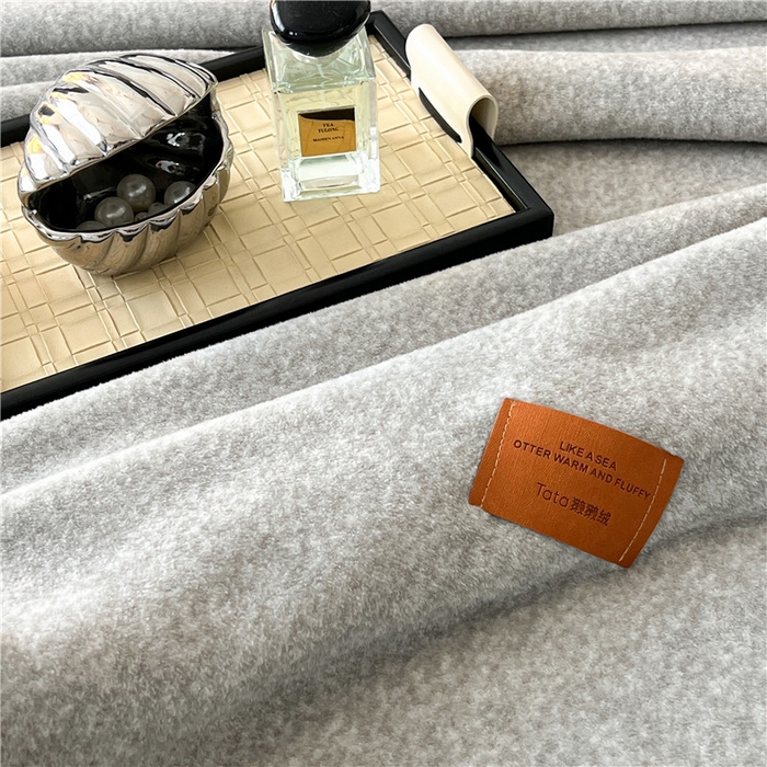 91家纺网 家纺一手货源 找家纺 琪格格纺织 2025新款高端航空水貂绒毛毯双面绒盖毯办公室家用午睡沙发毯空调毯子 石墨-浅灰
