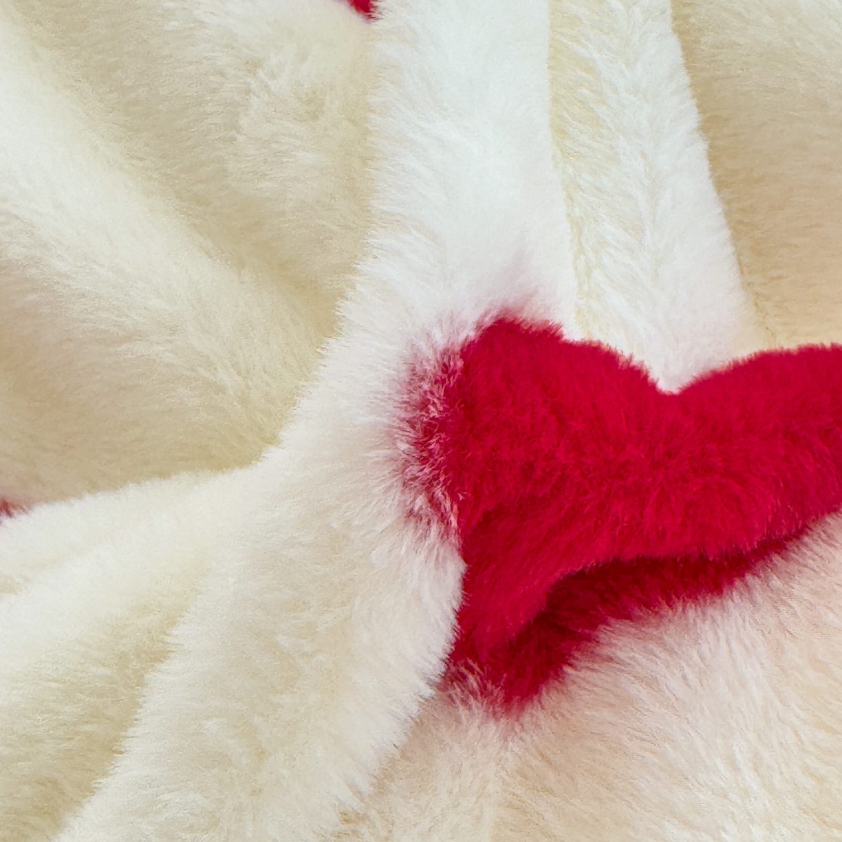 91家纺网 家纺一手货源 找家纺 KA家纺 2025新款兔毛绒毛毯 印花牛奶绒盖毯 多功能被套毯 兔绒毯 心心相印