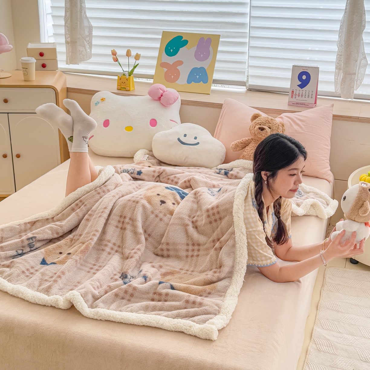 91家纺网 家纺一手货源 找家纺 KA家纺 2025新款兔毛绒毛毯 印花牛奶绒盖毯 多功能被套毯 兔绒毯 可爱熊宝