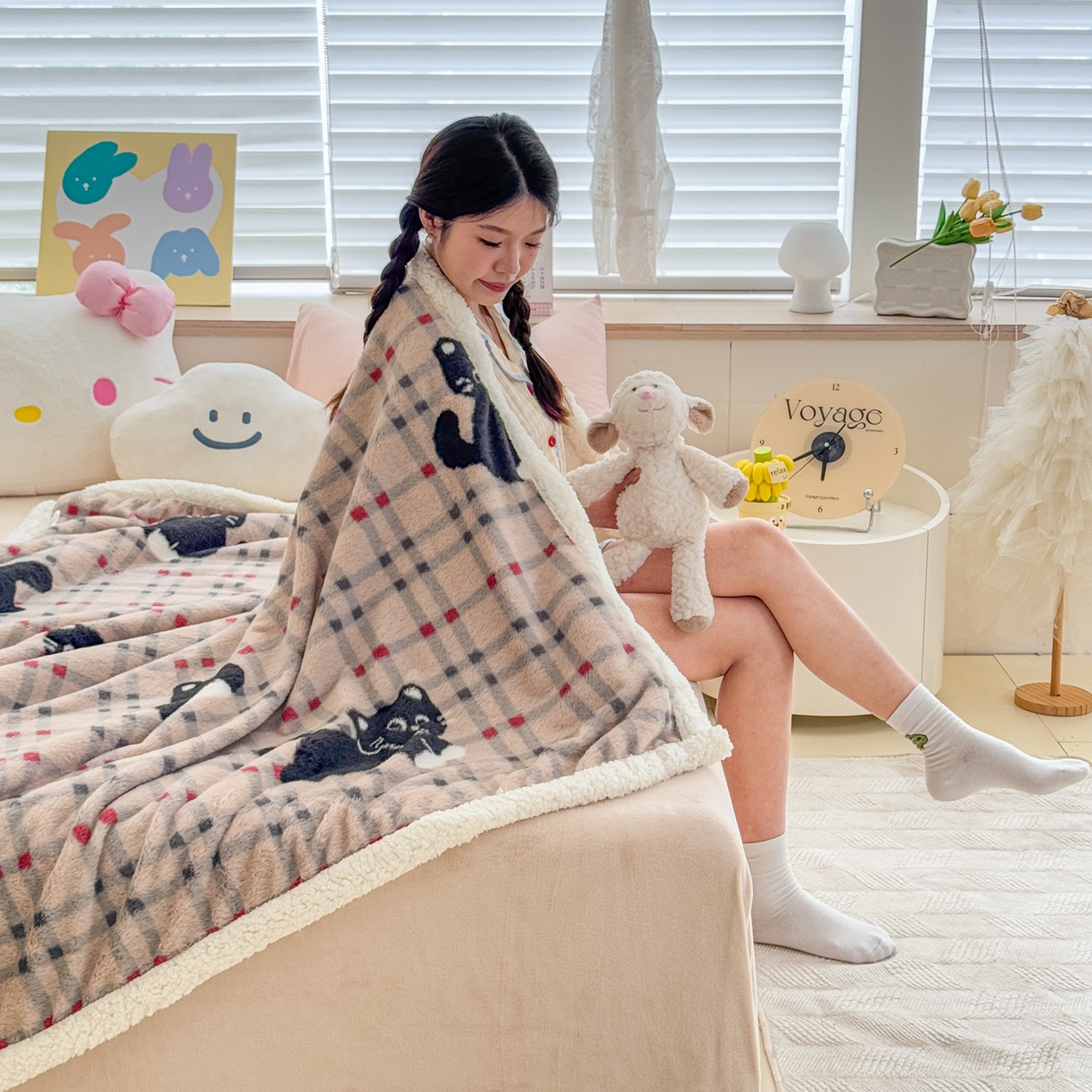 91家纺网 家纺一手货源 找家纺 KA家纺 2025新款兔毛绒毛毯 印花牛奶绒盖毯 多功能被套毯 兔绒毯 花小猫咖