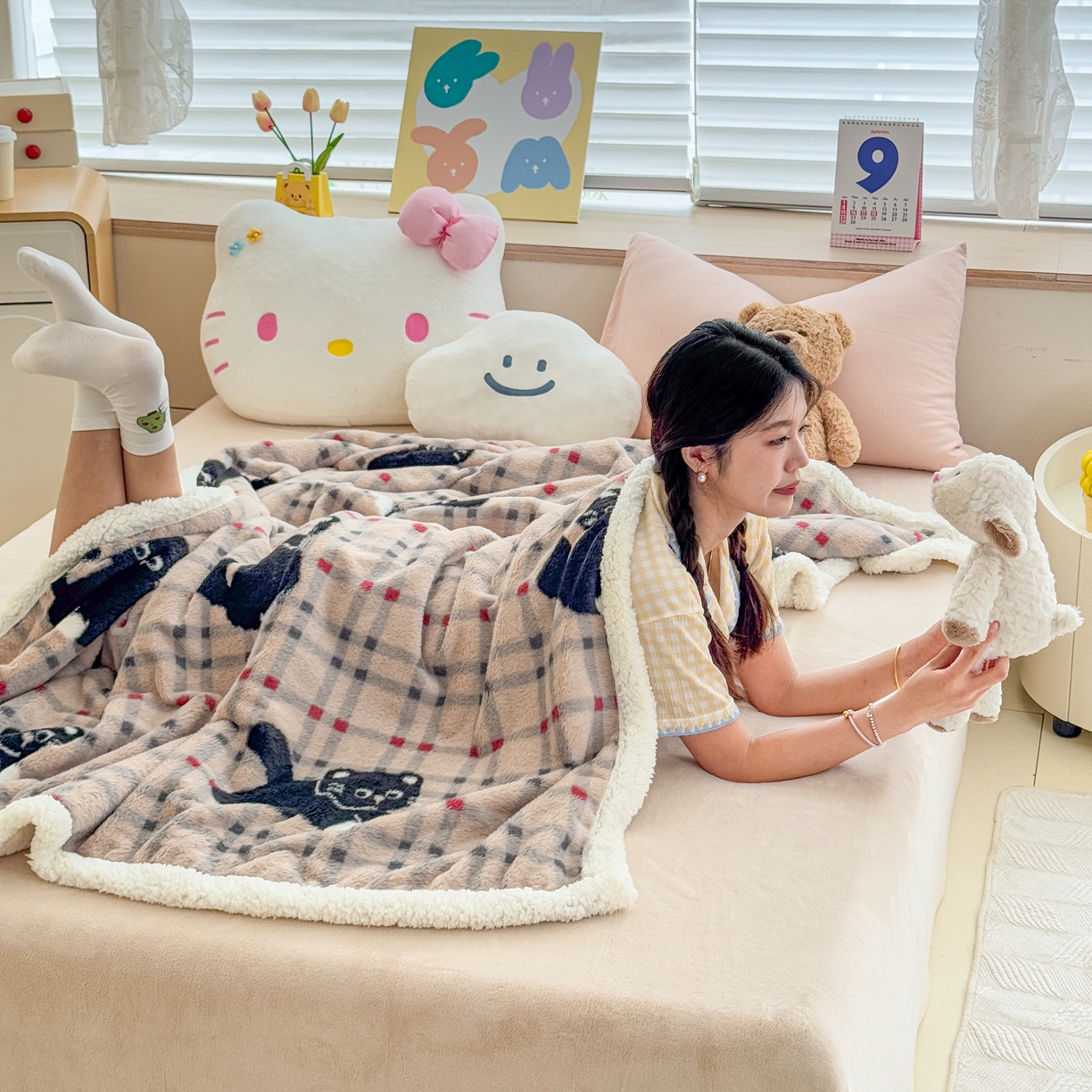 91家纺网 家纺一手货源 找家纺 KA家纺 2025新款兔毛绒毛毯 印花牛奶绒盖毯 多功能被套毯 兔绒毯 花小猫咖