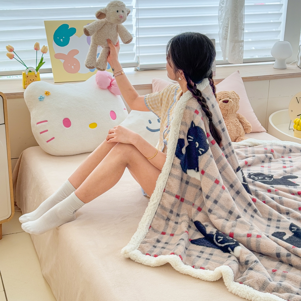 91家纺网 家纺一手货源 找家纺 KA家纺 2025新款兔毛绒毛毯 印花牛奶绒盖毯 多功能被套毯 兔绒毯 花小猫咖