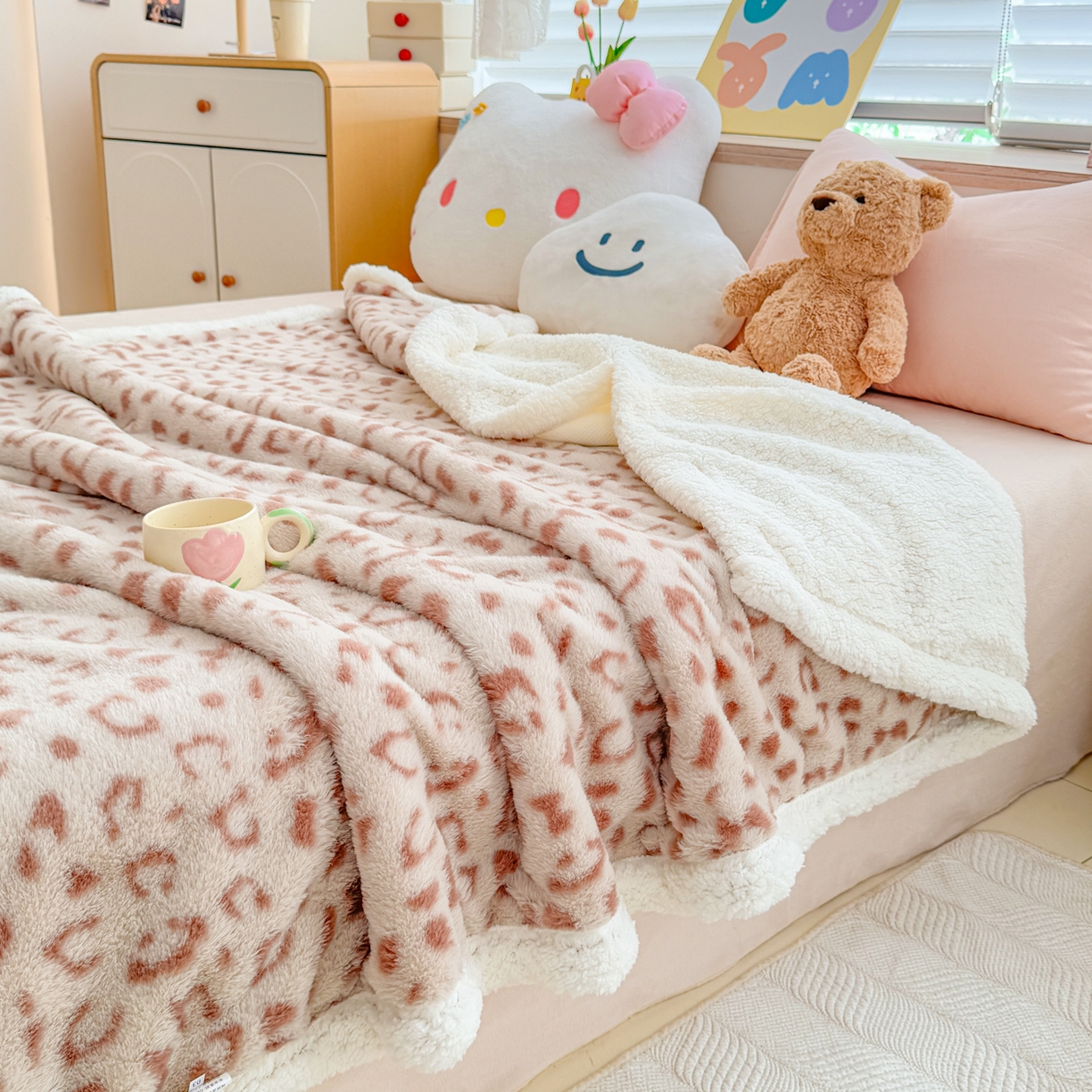91家纺网 家纺一手货源 找家纺 KA家纺 2025新款兔毛绒毛毯 印花牛奶绒盖毯 多功能被套毯 兔绒毯 豹纹咖