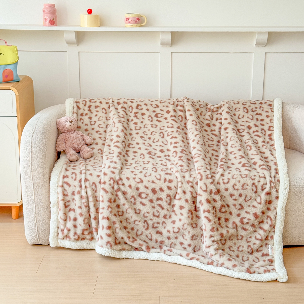 91家纺网 家纺一手货源 找家纺 KA家纺 2025新款兔毛绒毛毯 印花牛奶绒盖毯 多功能被套毯 兔绒毯 豹纹咖