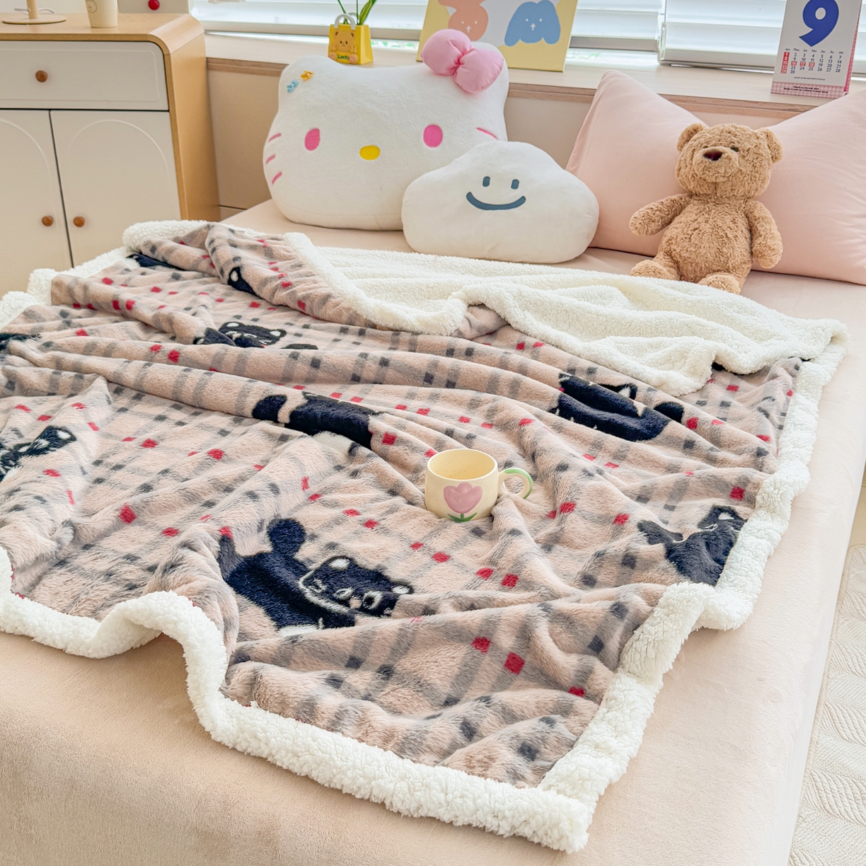 91家纺网 家纺一手货源 找家纺 KA家纺 2025新款兔毛绒毛毯 印花牛奶绒盖毯 多功能被套毯 兔绒毯 花小猫咖