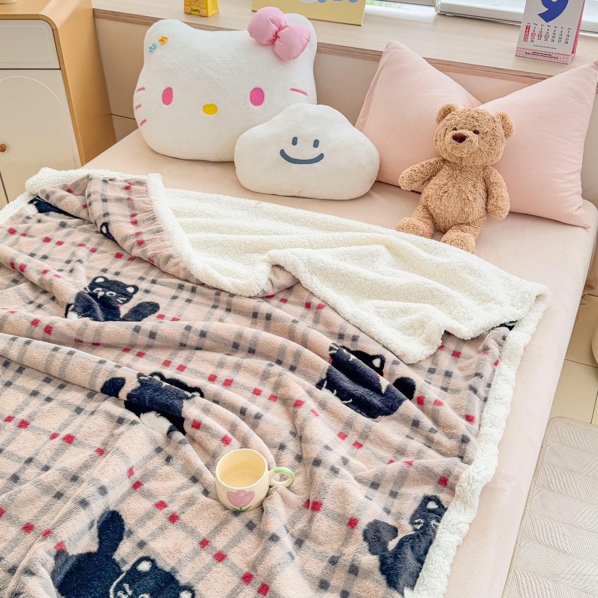 91家纺网 家纺一手货源 找家纺 KA家纺 2025新款兔毛绒毛毯 印花牛奶绒盖毯 多功能被套毯 兔绒毯 花小猫咖