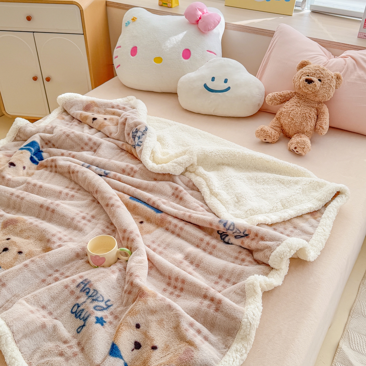 91家纺网 家纺一手货源 找家纺 KA家纺 2025新款兔毛绒毛毯 印花牛奶绒盖毯 多功能被套毯 兔绒毯 可爱熊宝
