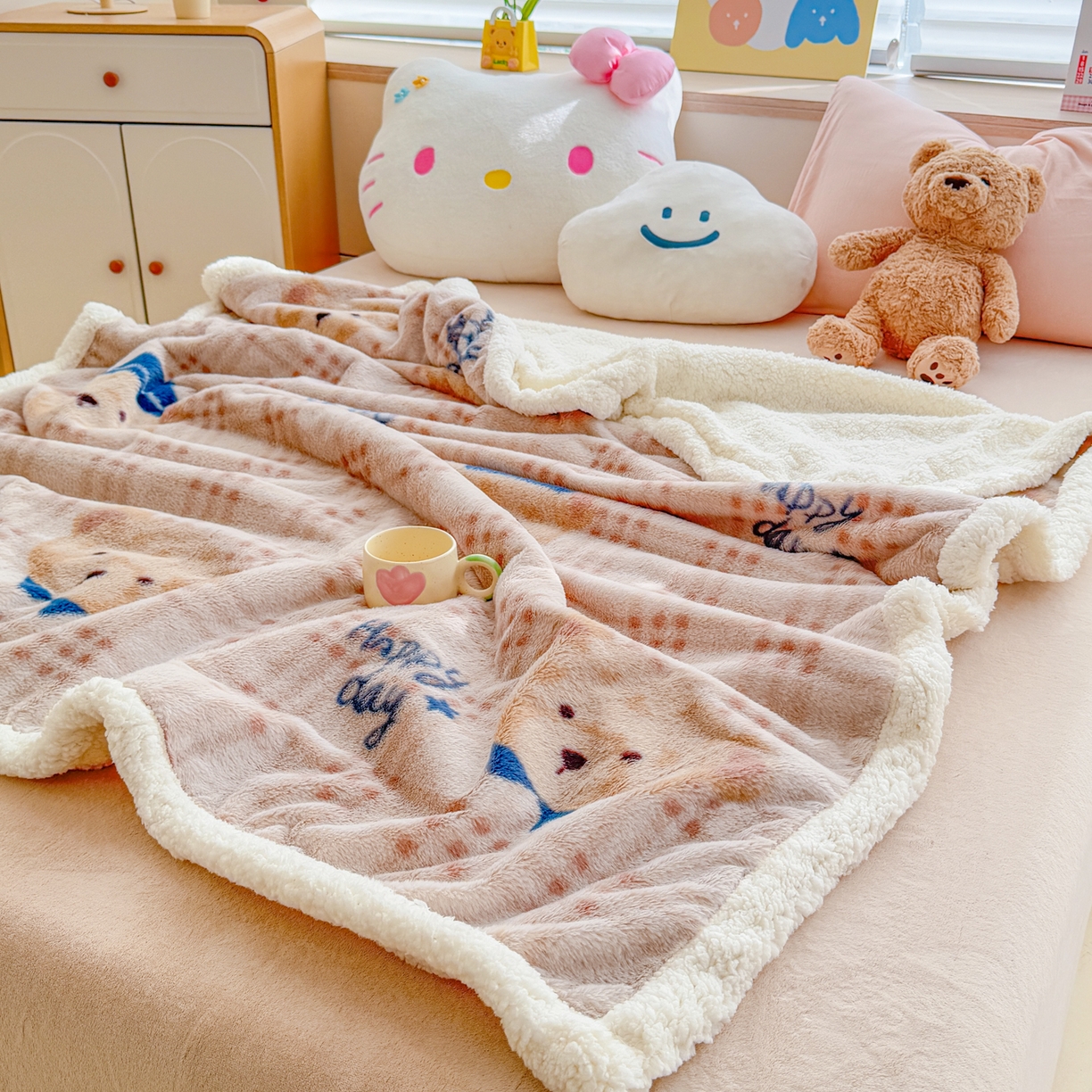 91家纺网 家纺一手货源 找家纺 KA家纺 2025新款兔毛绒毛毯 印花牛奶绒盖毯 多功能被套毯 兔绒毯 可爱熊宝