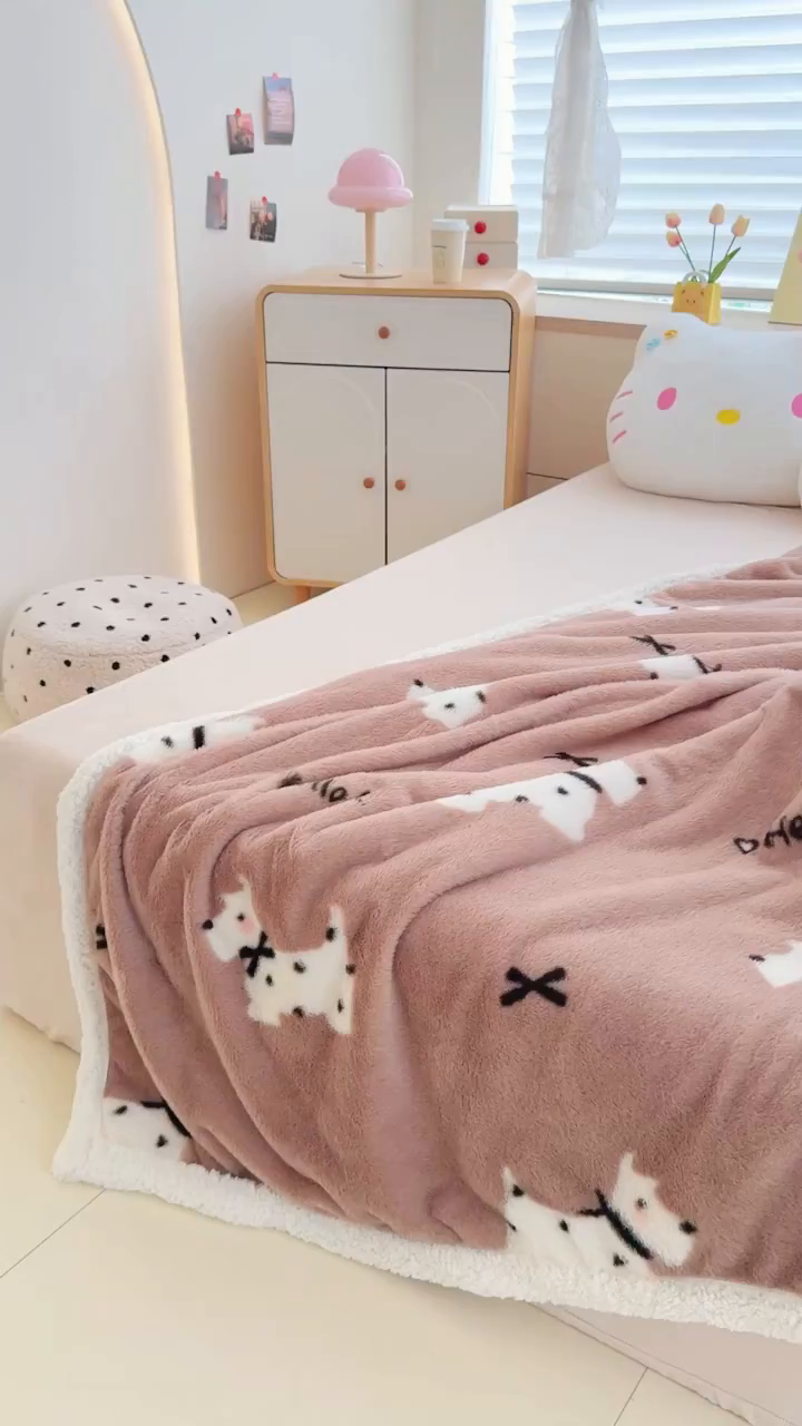 91家纺网 家纺一手货源 找家纺 KA家纺 2025新款兔毛绒毛毯 印花牛奶绒盖毯 多功能被套毯 兔绒毯 斑点狗