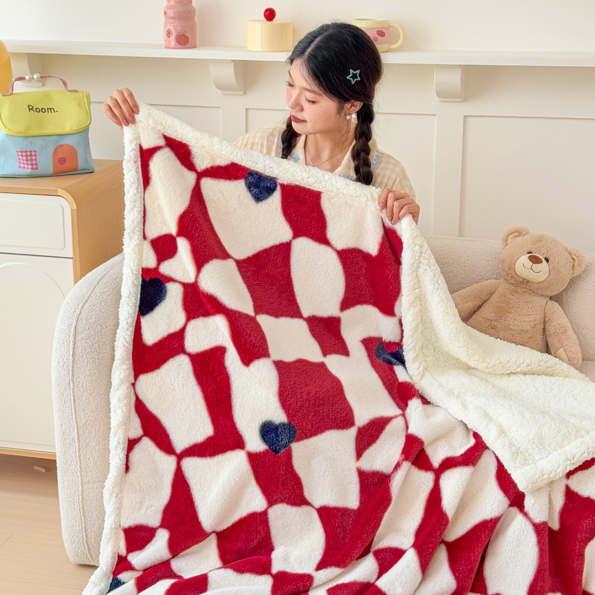 91家纺网 家纺一手货源 找家纺 KA家纺 2025新款兔毛绒毛毯 印花牛奶绒盖毯 多功能被套毯 兔绒毯 几何世界