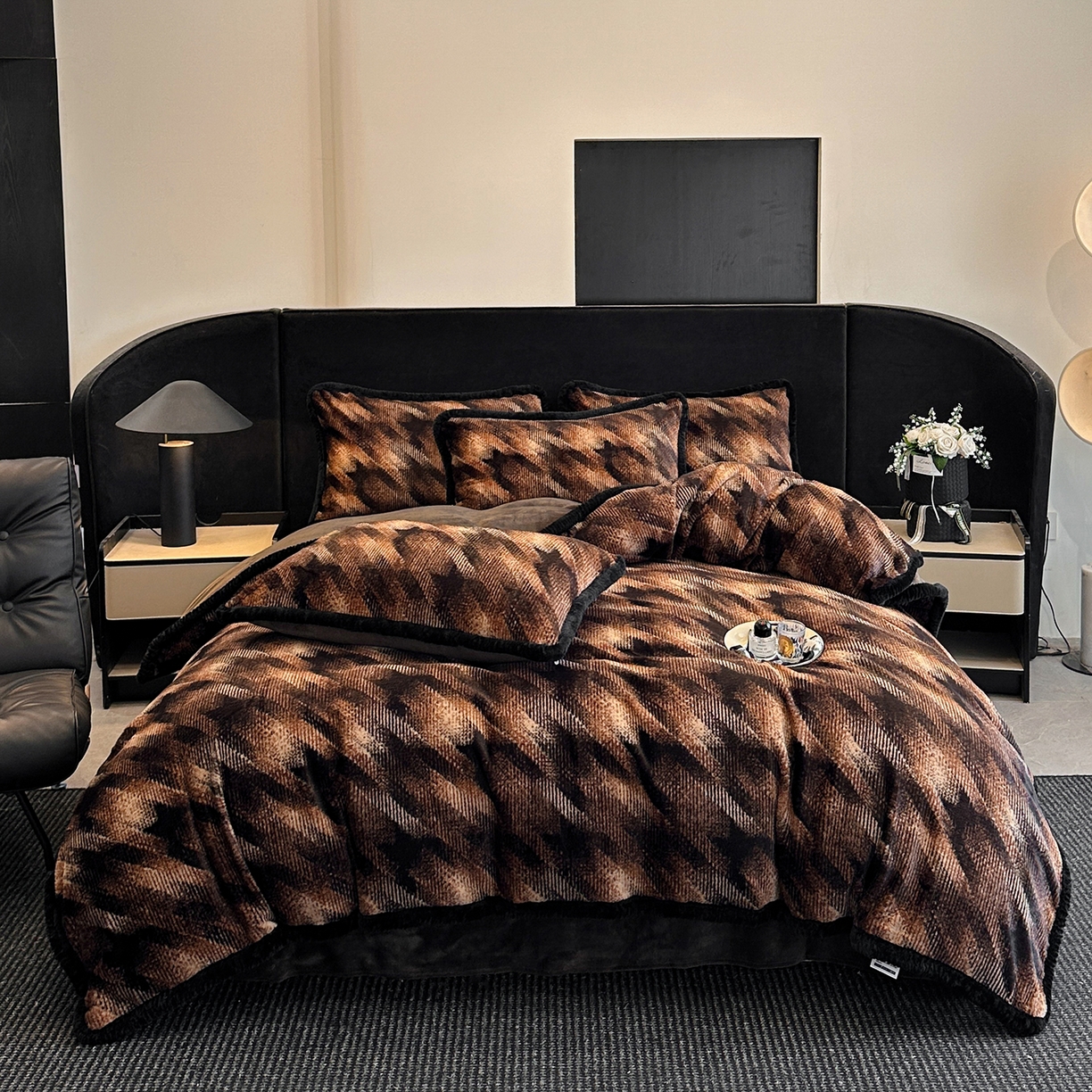 91家纺网 家纺一手货源 找家纺 （总）民新家纺 2025新款兔毛绒包边款四件套