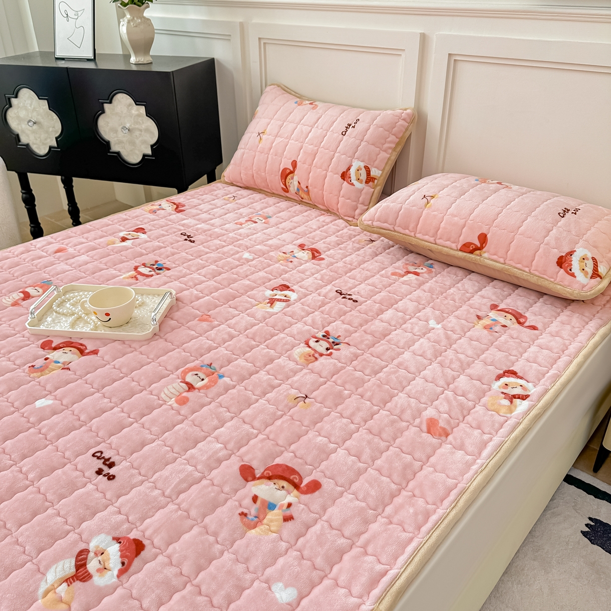 91家纺网 家纺一手货源 找家纺 首选家纺 2025新款牛奶绒床褥床垫系列 动物园