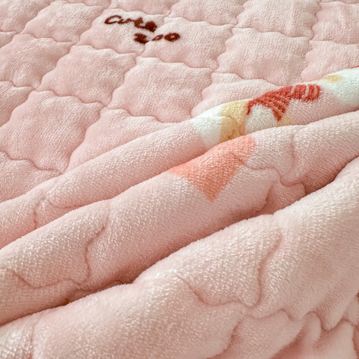 91家纺网 家纺一手货源 找家纺 首选家纺 2025新款牛奶绒床褥床垫系列 动物园