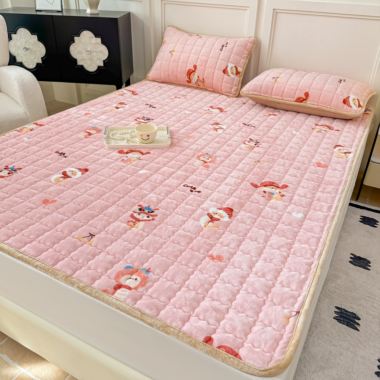 91家纺网 家纺一手货源 找家纺 首选家纺 2025新款牛奶绒床褥床垫系列 动物园