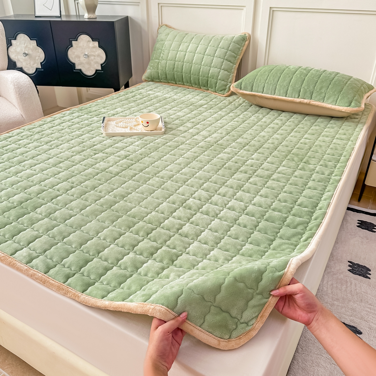 91家纺网 家纺一手货源 找家纺 首选家纺 2025新款牛奶绒床褥床垫系列 豆绿