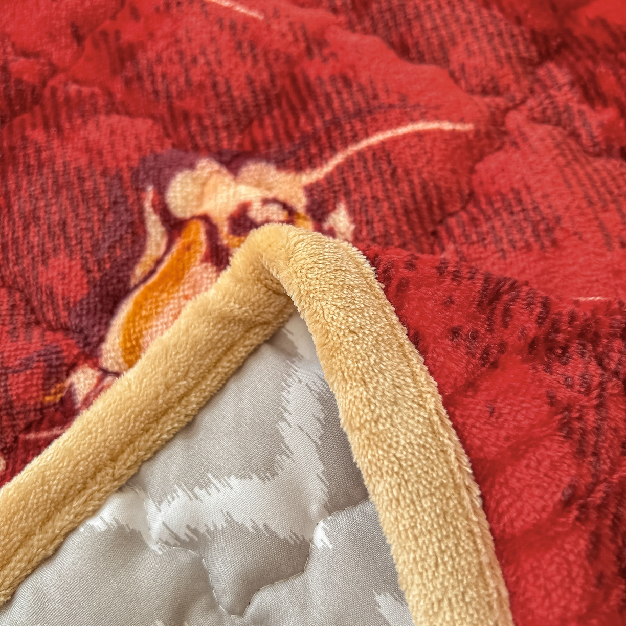 91家纺网 家纺一手货源 找家纺 首选家纺 2025新款牛奶绒床褥床垫系列 朵缘