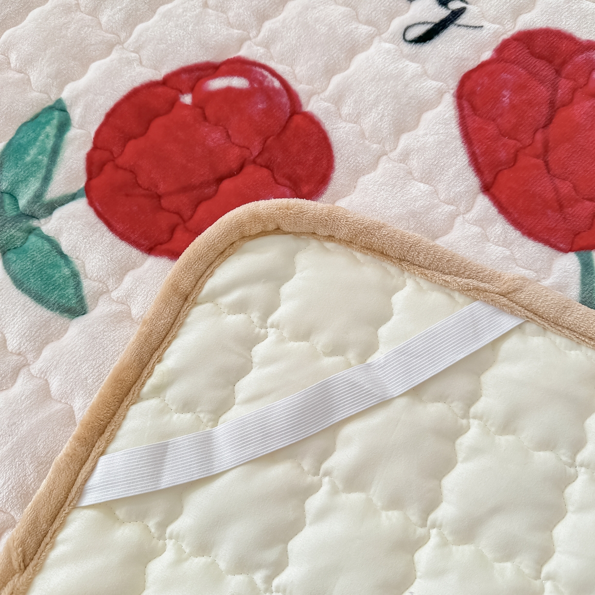 91家纺网 家纺一手货源 找家纺 首选家纺 2025新款牛奶绒床褥床垫系列 玫瑰兔