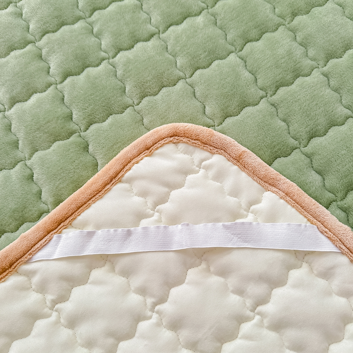 91家纺网 家纺一手货源 找家纺 首选家纺 2025新款牛奶绒床褥床垫系列 豆绿