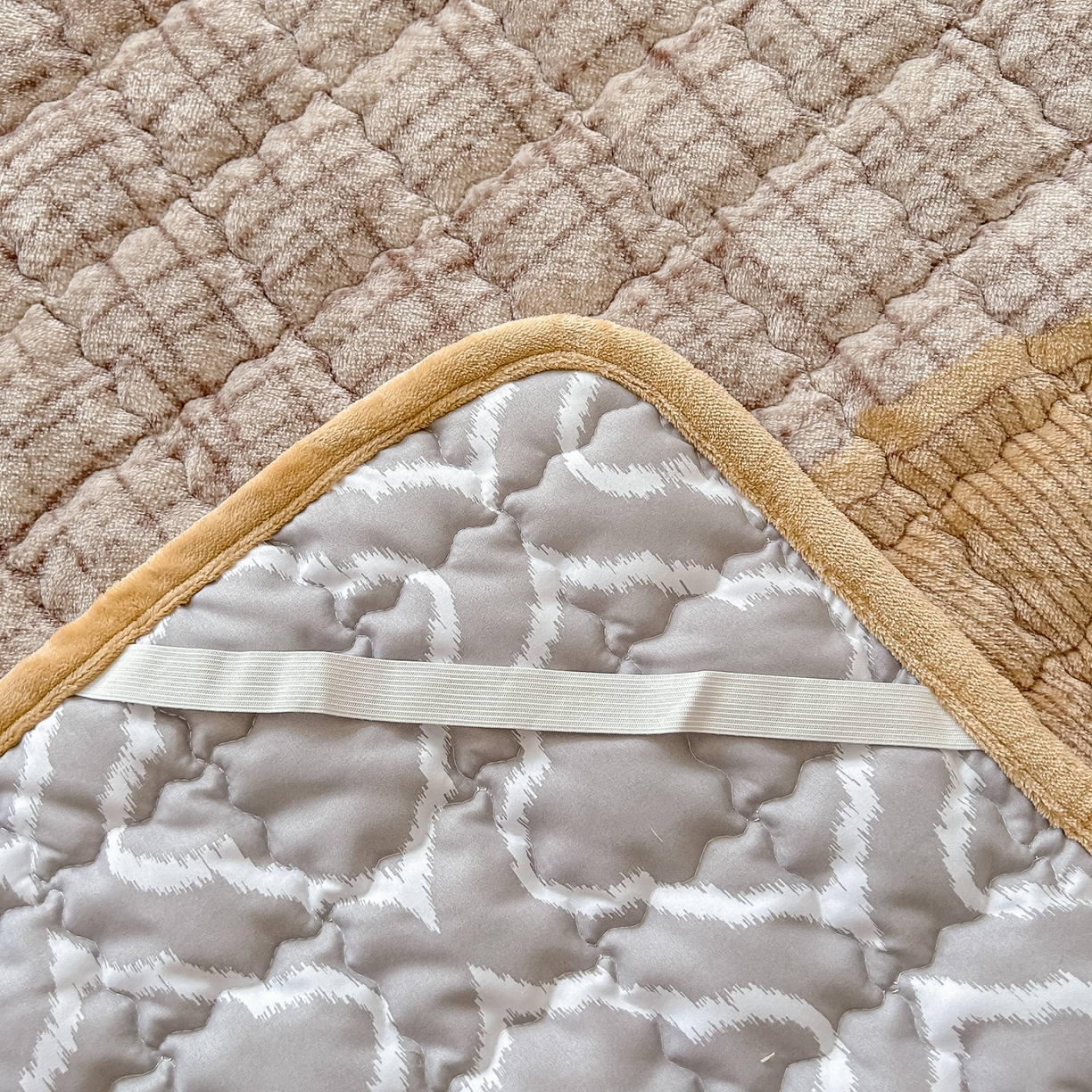 91家纺网 家纺一手货源 找家纺 首选家纺 2025新款牛奶绒床褥床垫系列 银杏叶