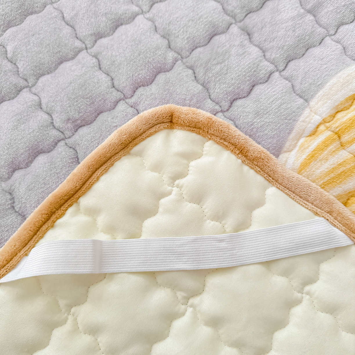 91家纺网 家纺一手货源 找家纺 首选家纺 2025新款牛奶绒床褥床垫系列 爱心蓝色