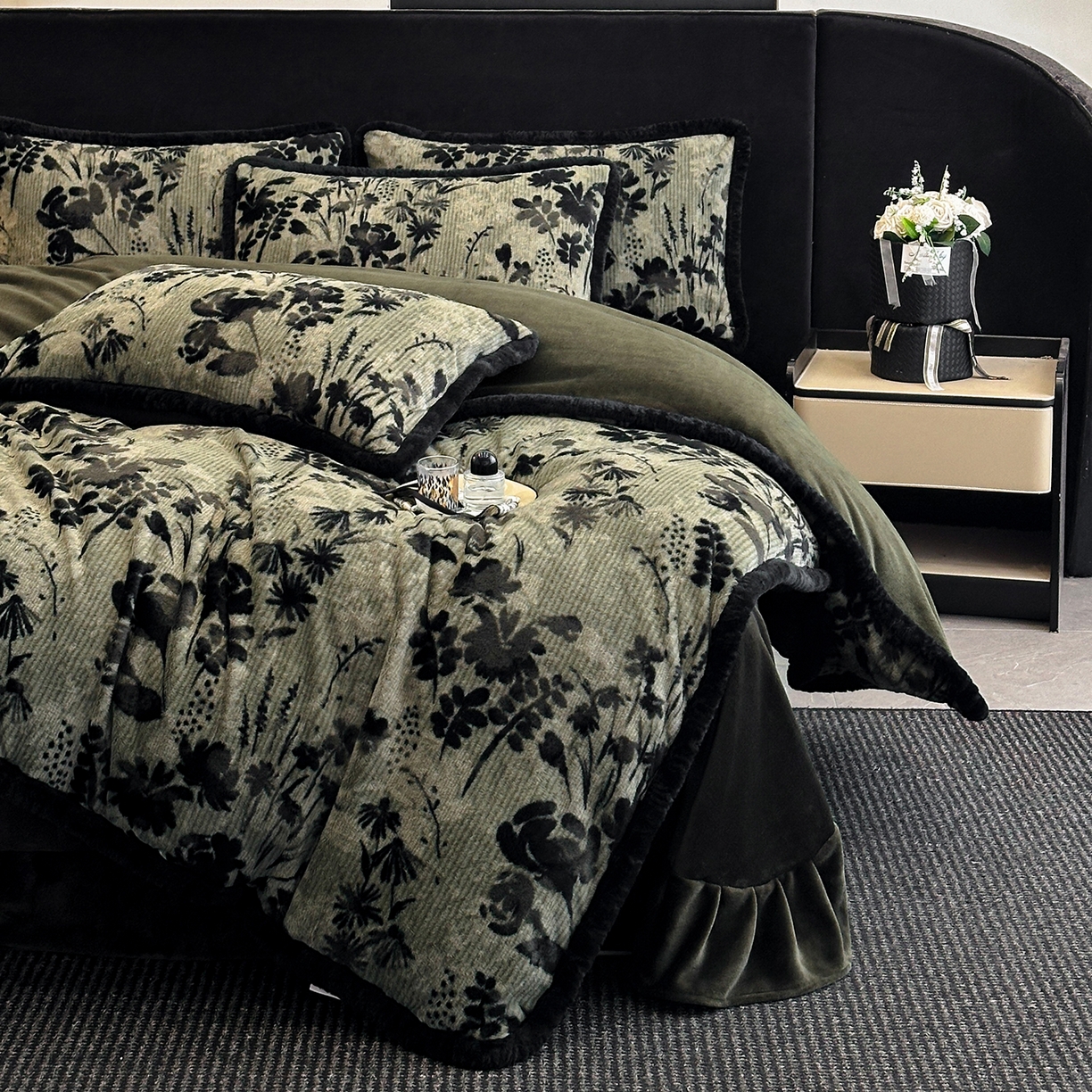 91家纺网 家纺一手货源 找家纺 民新家纺 2025新款兔毛绒包边款四件套 暗香