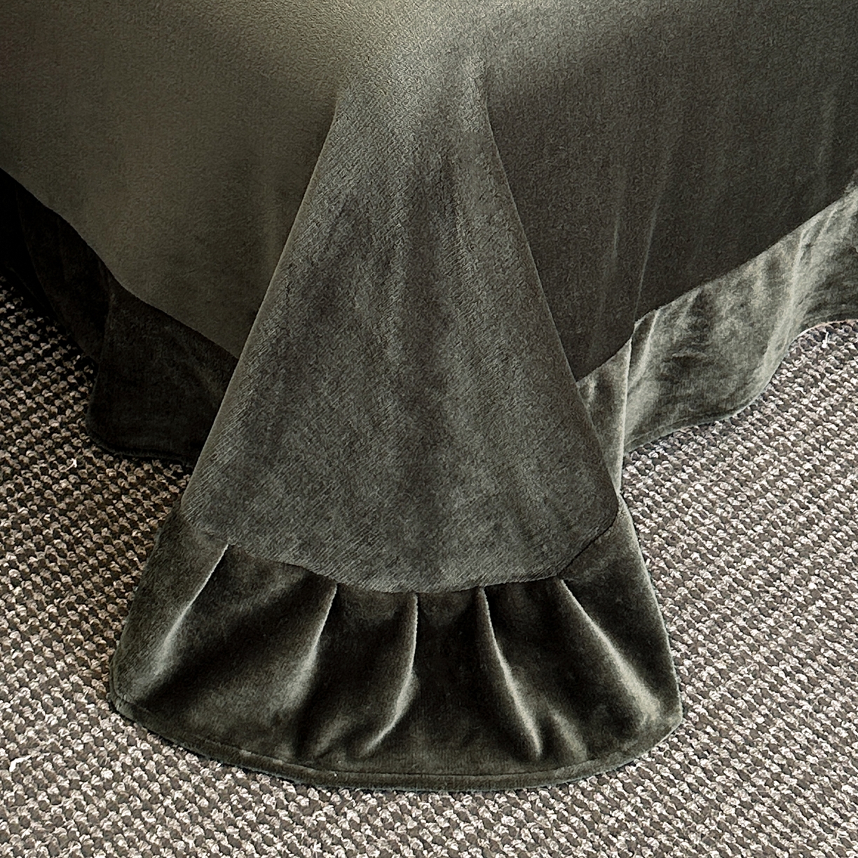 91家纺网 家纺一手货源 找家纺 民新家纺 2025新款兔毛绒包边款四件套 暗香