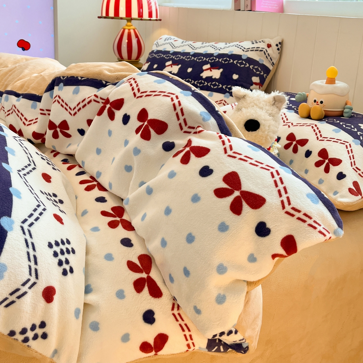 91家纺网 家纺一手货源 找家纺 （总）佳汐蓝家纺 2025新款190克高克重牛奶绒印花四件套