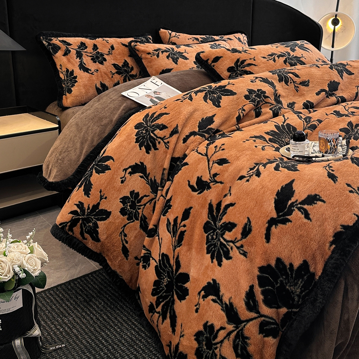 91家纺网 家纺一手货源 找家纺 民新家纺 2025新款兔毛绒包边款四件套 国色天香