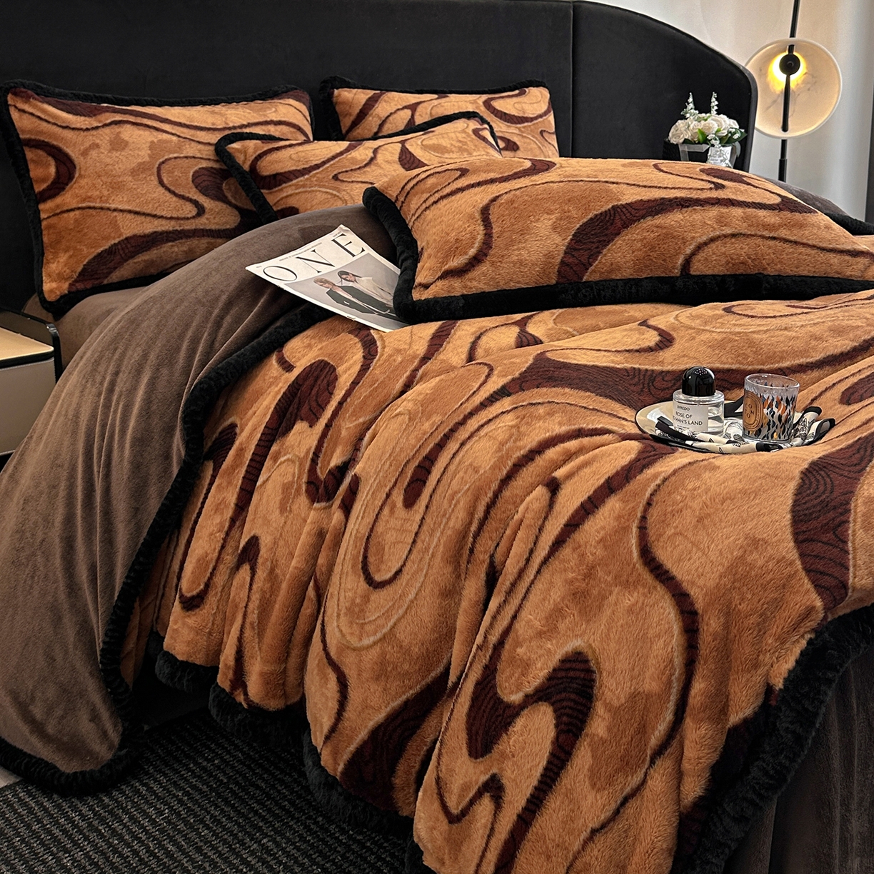 91家纺网 家纺一手货源 找家纺 民新家纺 2025新款兔毛绒包边款四件套 极简生活