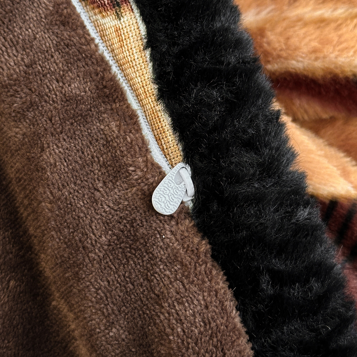 91家纺网 家纺一手货源 找家纺 民新家纺 2025新款兔毛绒包边款四件套 极简生活