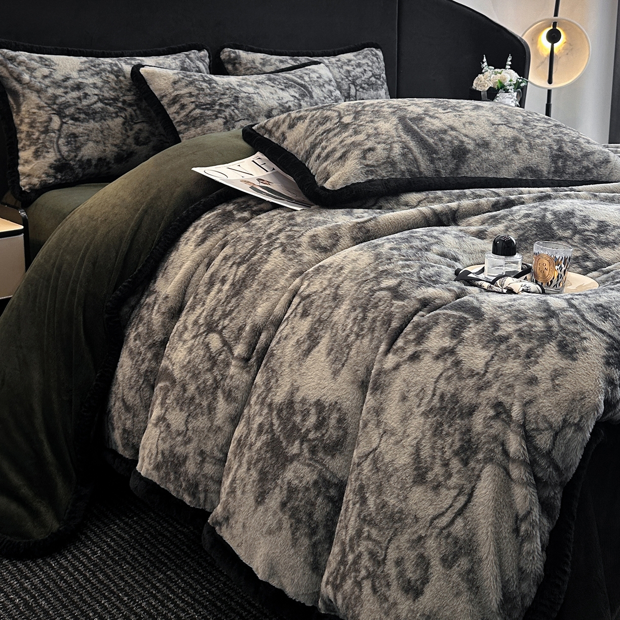 91家纺网 家纺一手货源 找家纺 民新家纺 2025新款兔毛绒包边款四件套 林影