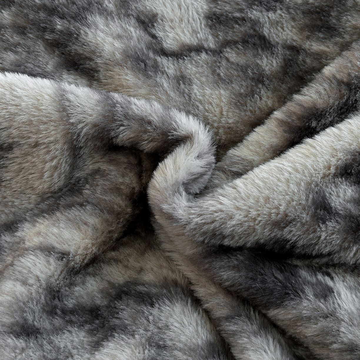 91家纺网 家纺一手货源 找家纺 民新家纺 2025新款兔毛绒包边款四件套 林影