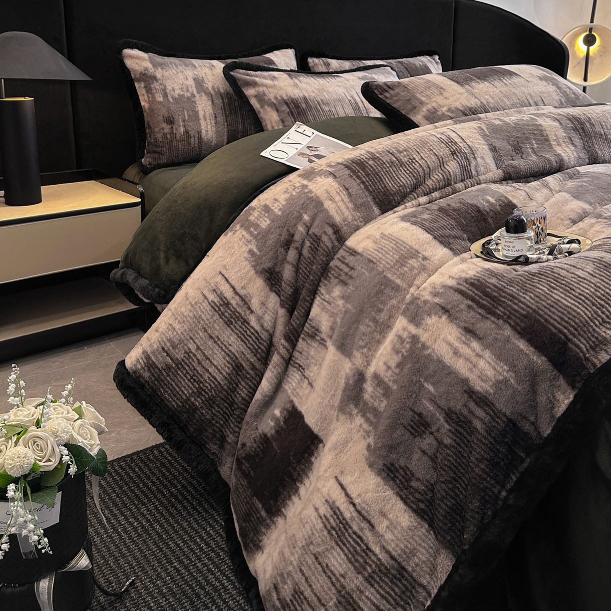 91家纺网 家纺一手货源 找家纺 民新家纺 2025新款兔毛绒包边款四件套 灵感