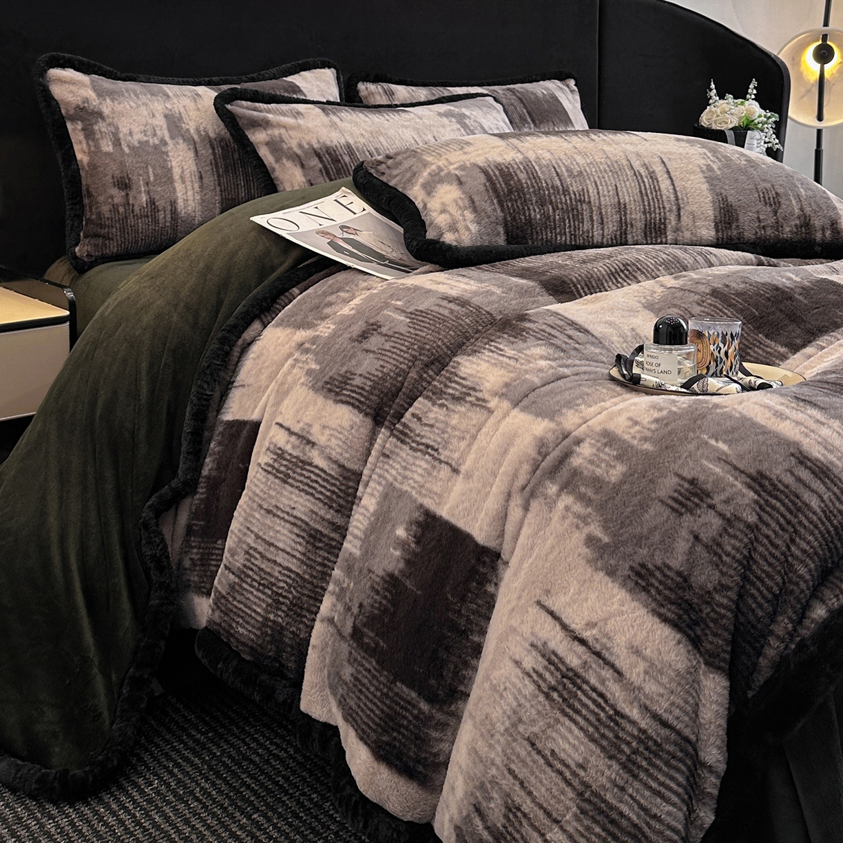 91家纺网 家纺一手货源 找家纺 民新家纺 2025新款兔毛绒包边款四件套 灵感