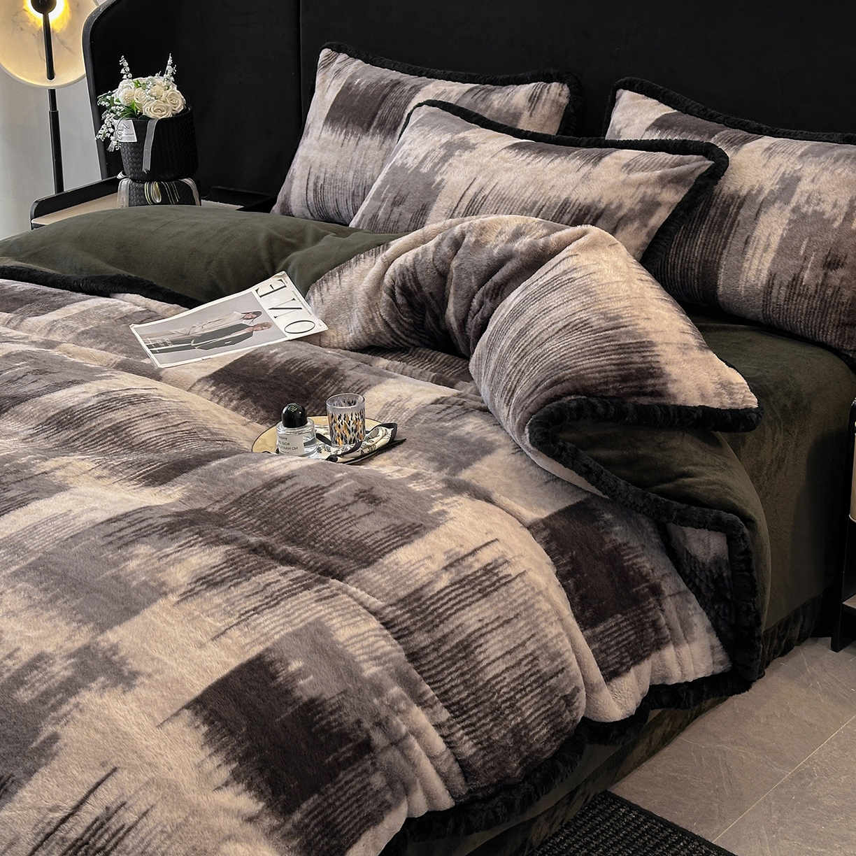 91家纺网 家纺一手货源 找家纺 民新家纺 2025新款兔毛绒包边款四件套 灵感