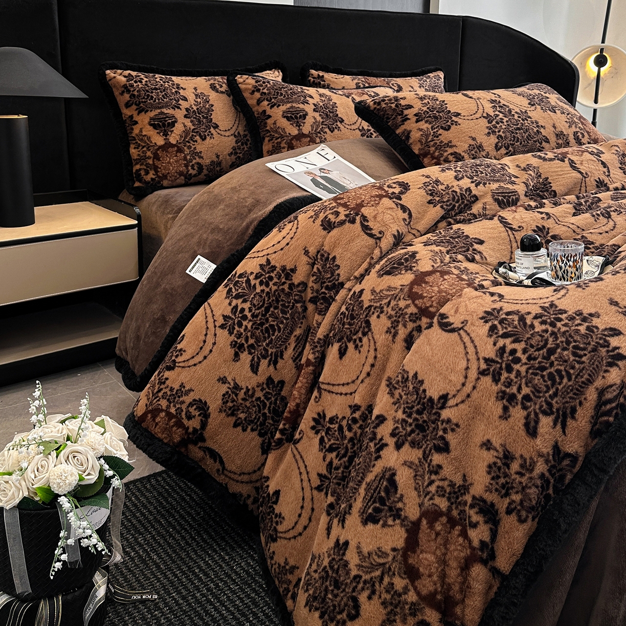 91家纺网 家纺一手货源 找家纺 民新家纺 2025新款兔毛绒包边款四件套 欧式花