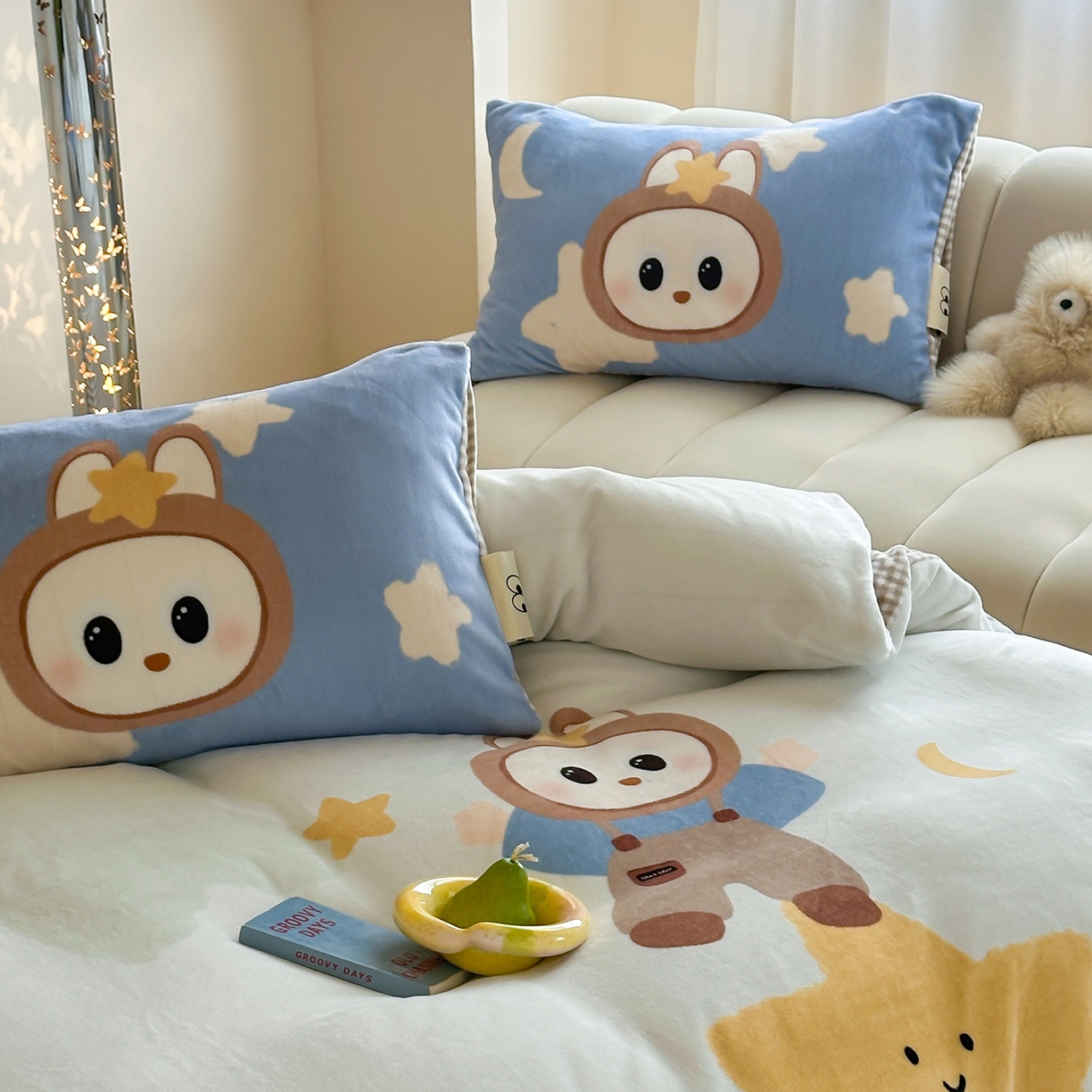 91家纺网 家纺一手货源 找家纺 桃子家居 2025新品A类ins博主大版卡通数码印花加厚牛奶绒系列四件套 绒大版-幸运星