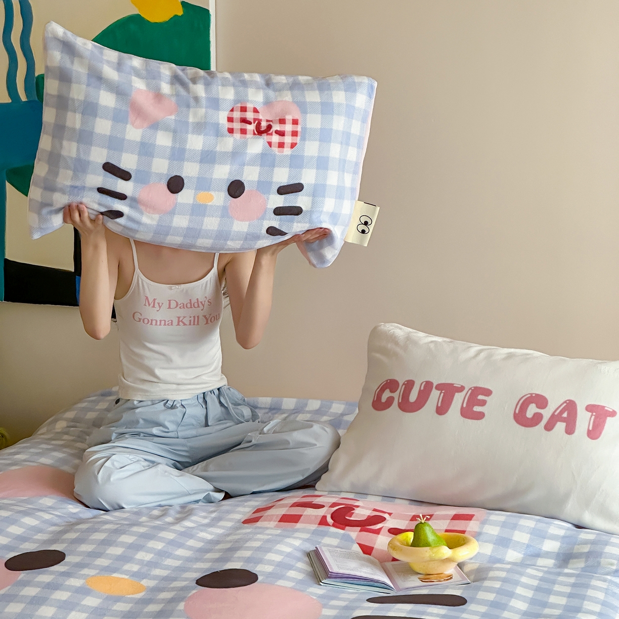 91家纺网 家纺一手货源 找家纺 桃子家居 2025新品A类ins博主大版卡通数码印花加厚牛奶绒系列四件套 绒大版-蓝粉可爱猫