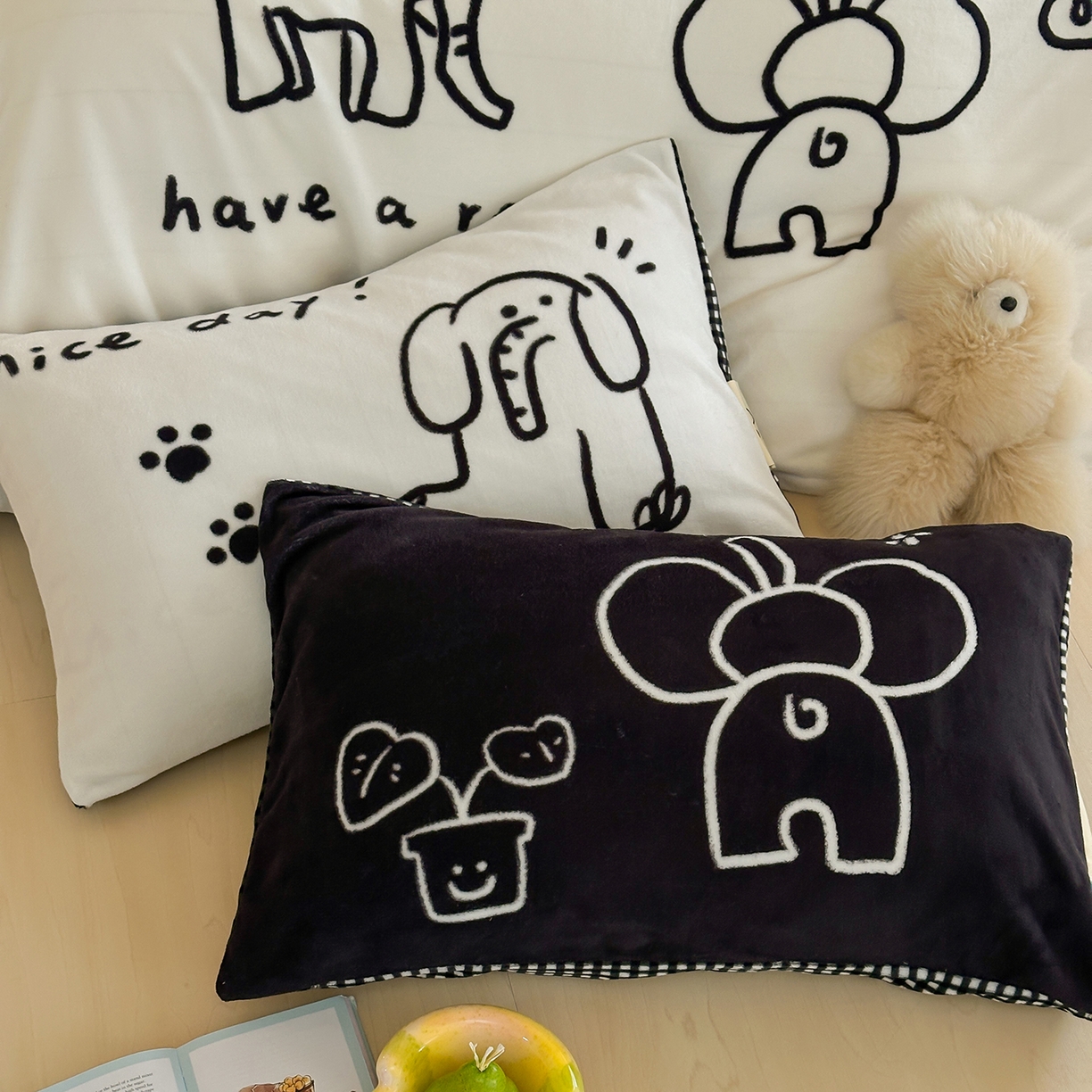 91家纺网 家纺一手货源 找家纺 桃子家居 2025新品A类ins博主大版卡通数码印花加厚牛奶绒系列四件套 绒大版-涂鸦象