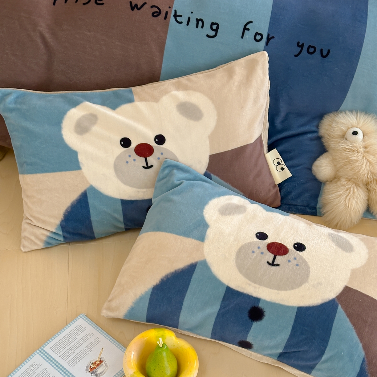 91家纺网 家纺一手货源 找家纺 桃子家居 2025新品A类ins博主大版卡通数码印花加厚牛奶绒系列四件套 绒大版-格格熊