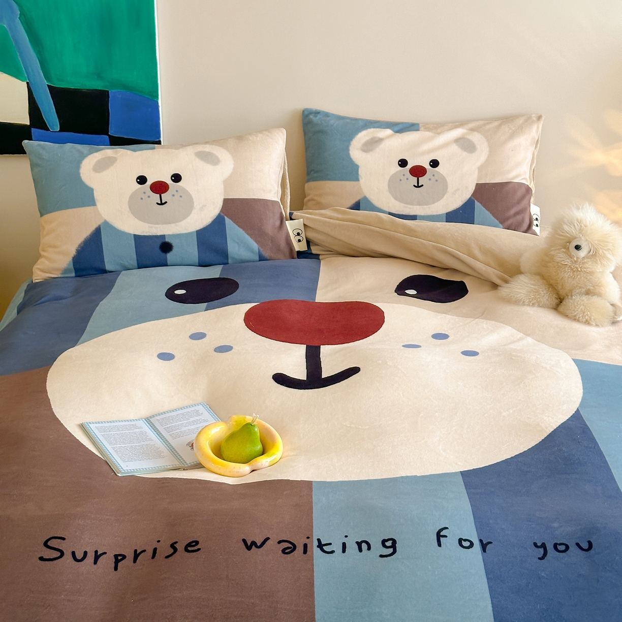 91家纺网 家纺一手货源 找家纺 桃子家居 2025新品A类ins博主大版卡通数码印花加厚牛奶绒系列四件套 绒大版-格格熊