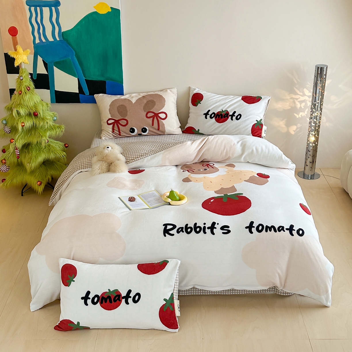 91家纺网 家纺一手货源 找家纺 桃子家居 2025新品A类ins博主大版卡通数码印花加厚牛奶绒系列四件套 绒大版-奶油番茄兔