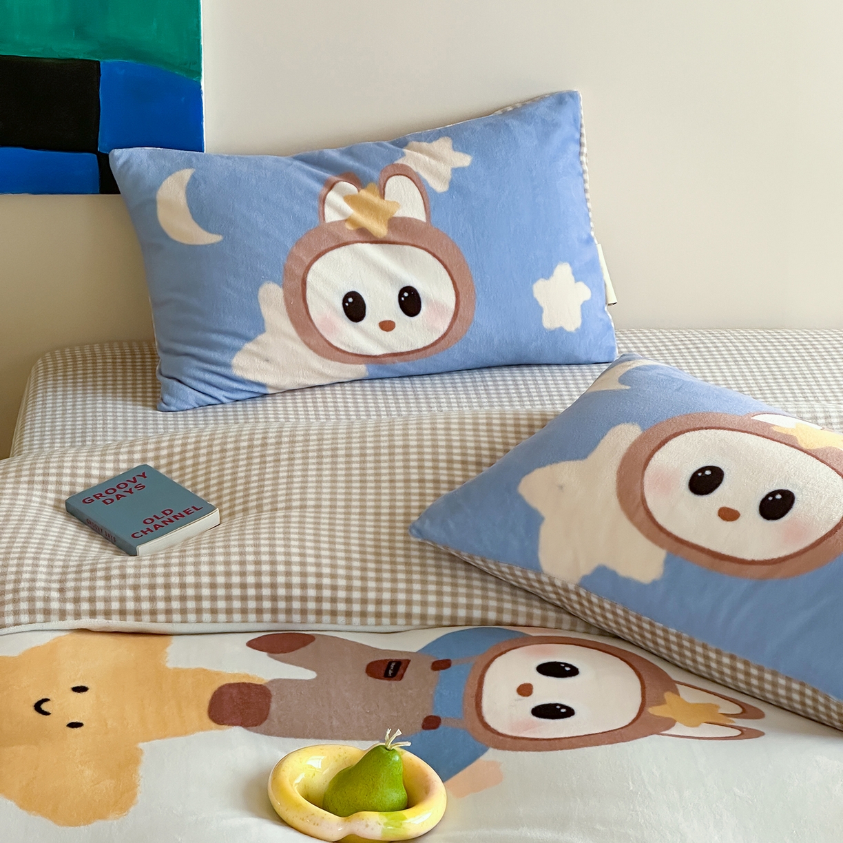 91家纺网 家纺一手货源 找家纺 桃子家居 2025新品A类ins博主大版卡通数码印花加厚牛奶绒系列四件套 绒大版-幸运星