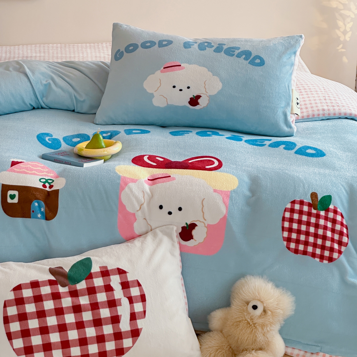 91家纺网 家纺一手货源 找家纺 桃子家居 2025新品A类ins博主大版卡通数码印花加厚牛奶绒系列四件套 绒大版-奶油甜心