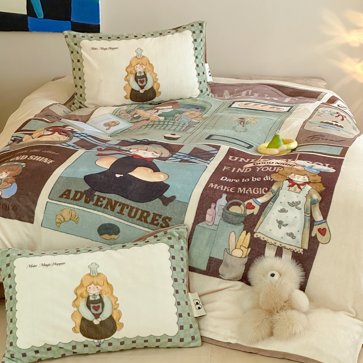 91家纺网 家纺一手货源 找家纺 桃子家居 2025新品A类ins博主大版卡通数码印花加厚牛奶绒系列四件套 绒大版-辛德女孩