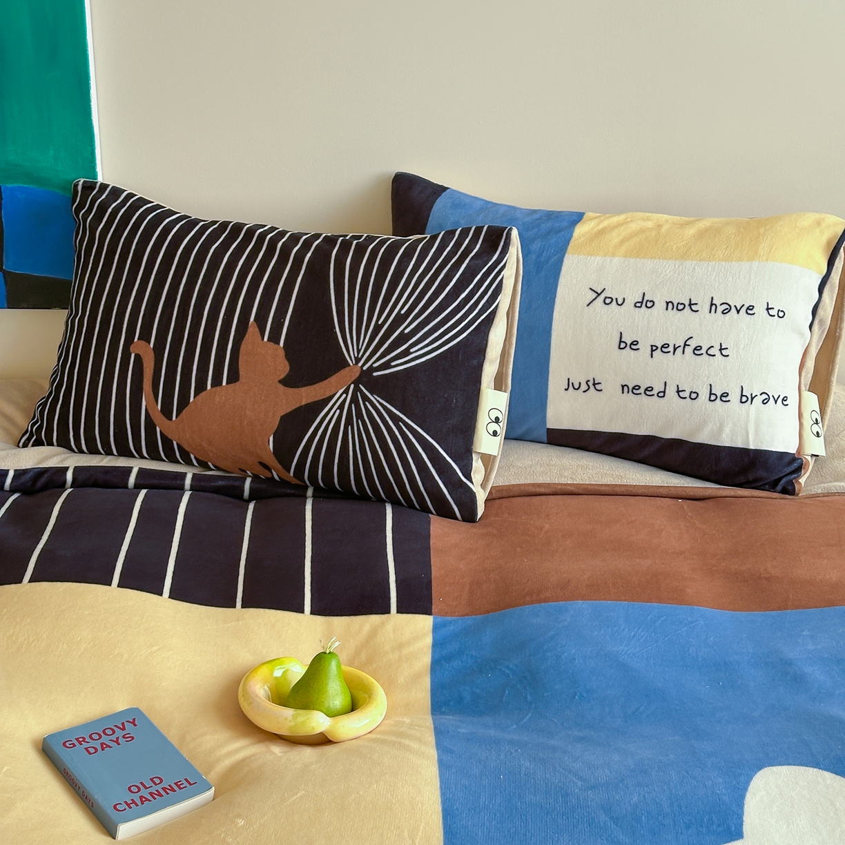 91家纺网 家纺一手货源 找家纺 桃子家居 2025新品A类ins博主大版卡通数码印花加厚牛奶绒系列四件套 绒大版-思想猫